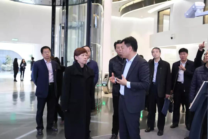 齐静部长考察OBE科技集团
